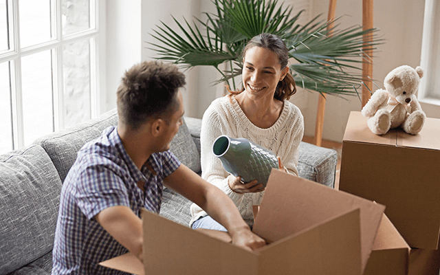 How to Pack Fragile Items for Long-Distance Moves with Movers in Bahrain