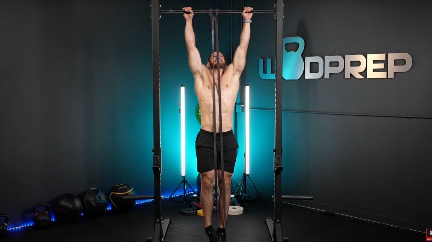 How Pull-Up Assist Bands Help Beginners Do Their First Pull-Up